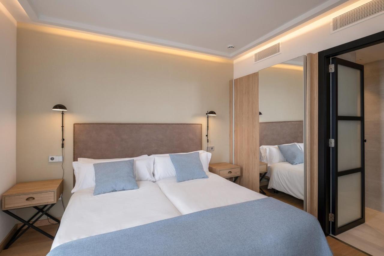 Standard Two-Bedroom Apartment with terrace,1299913066:JPEG