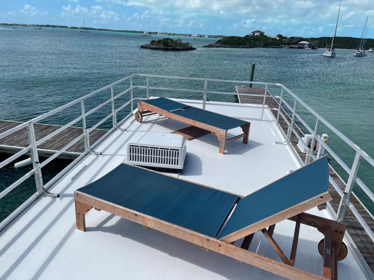 Houseboat Dockside