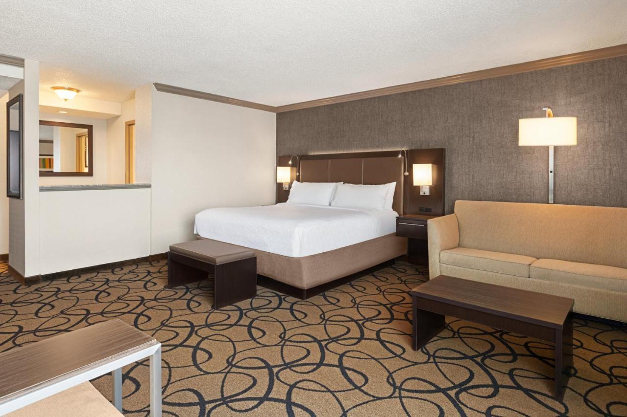 King Suite with Sofa Bed