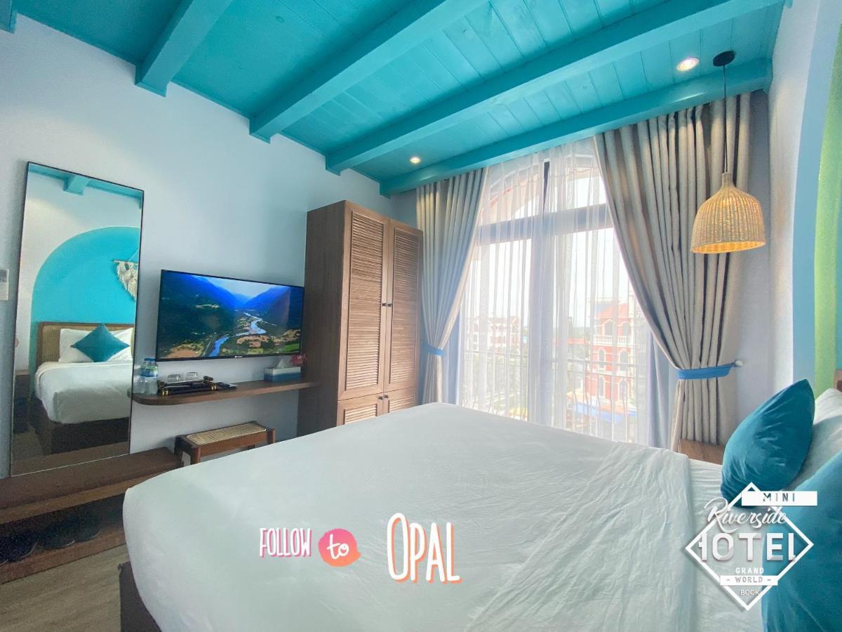 King Room with Balcony