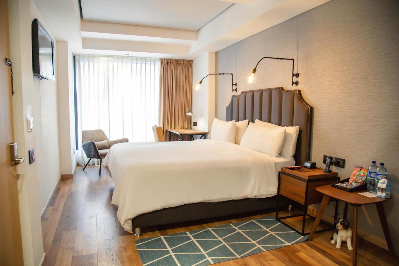 Urban King Room