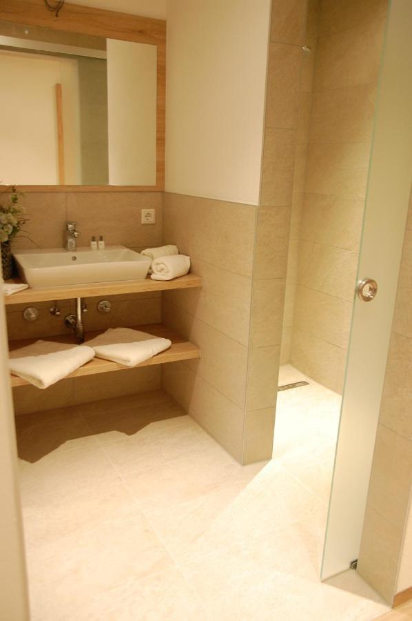 Doppelzimmer mit Balkon