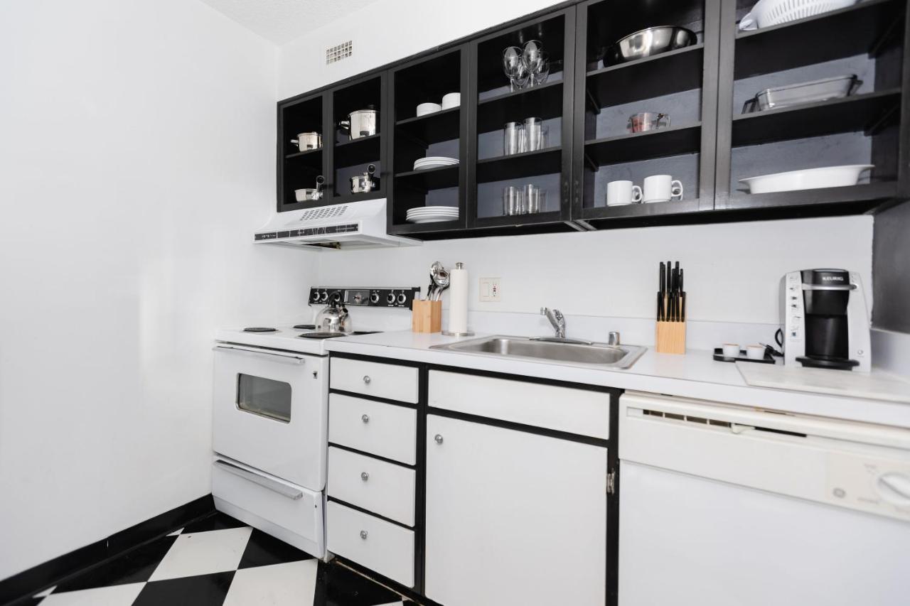 King 1 Bedroom Apartment