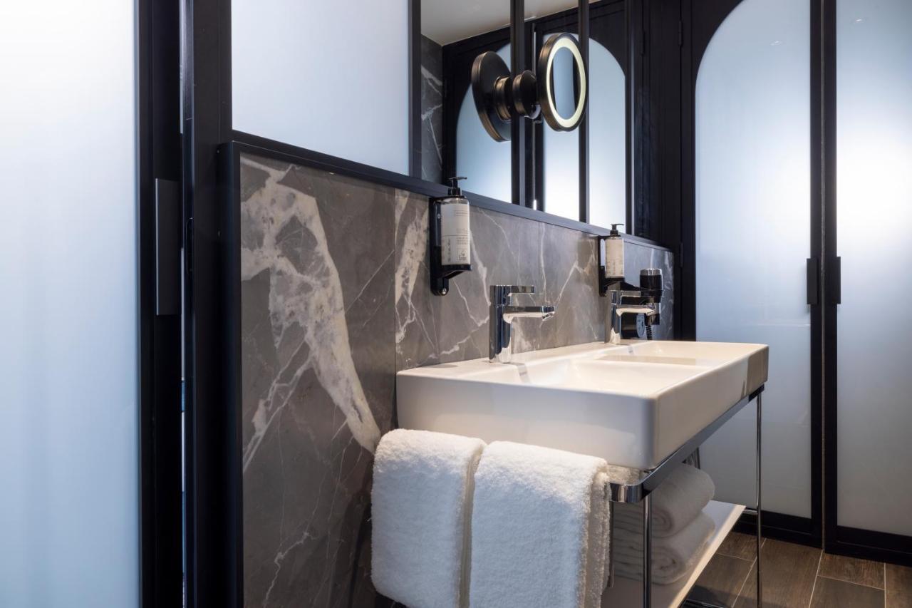 Two Connecting Double Rooms