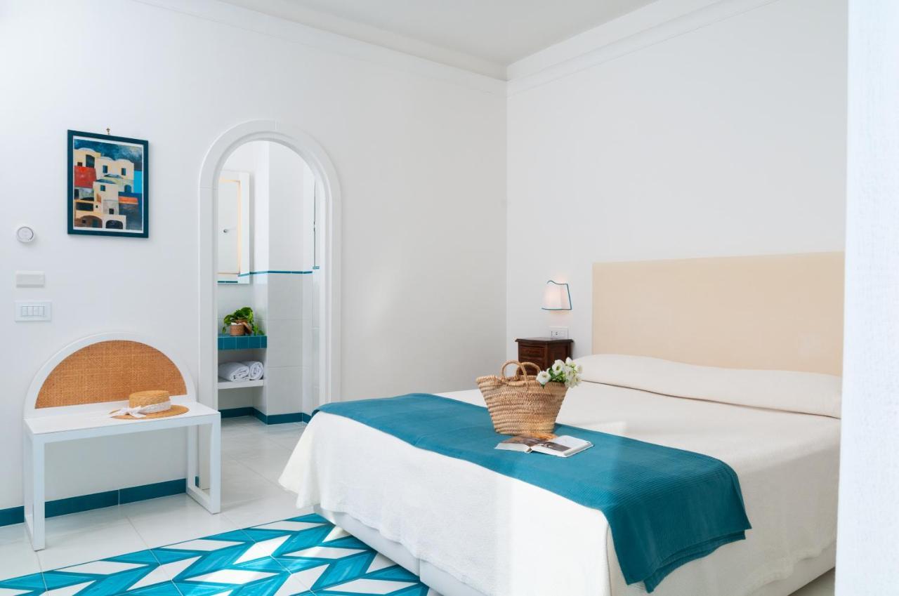 Double or Twin Room with Sea View