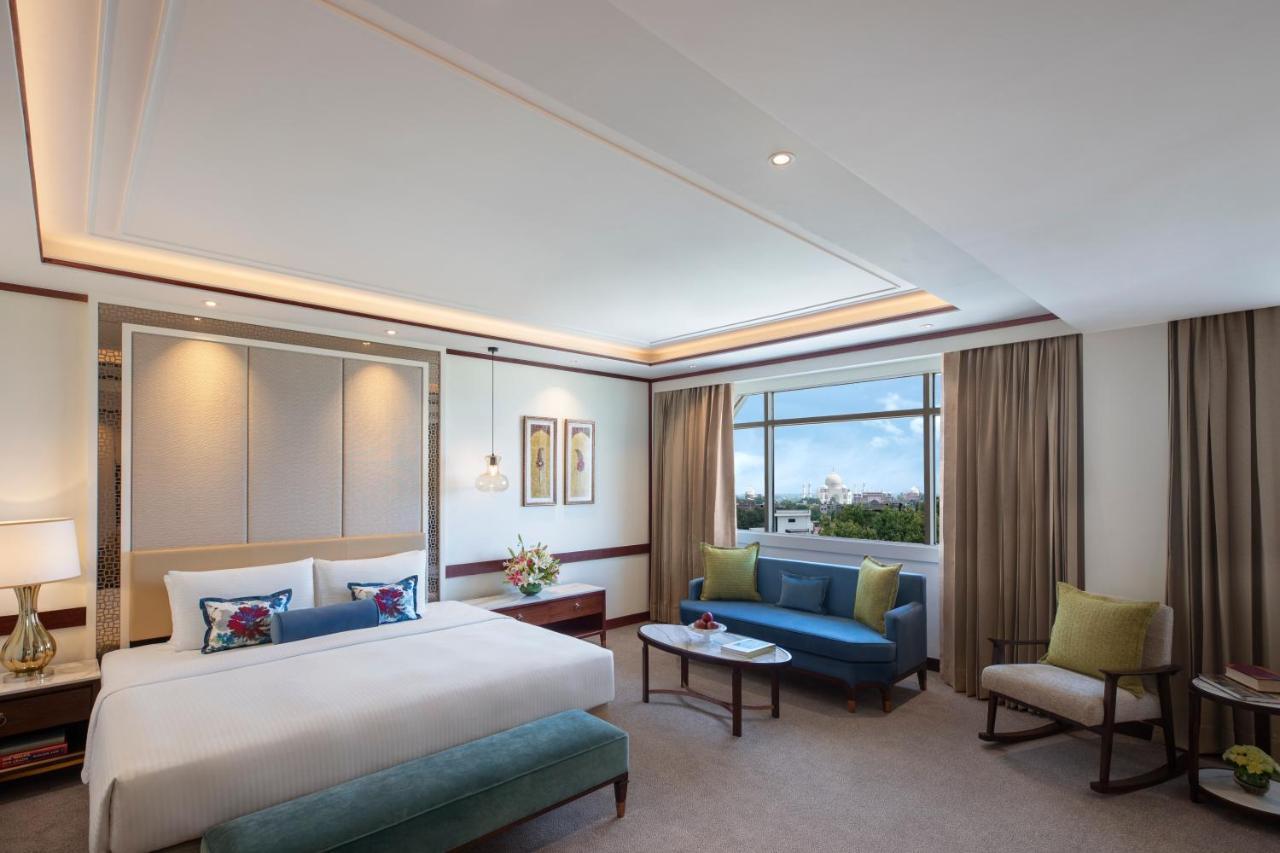 Junior Suite Taj Mahal View King Bed