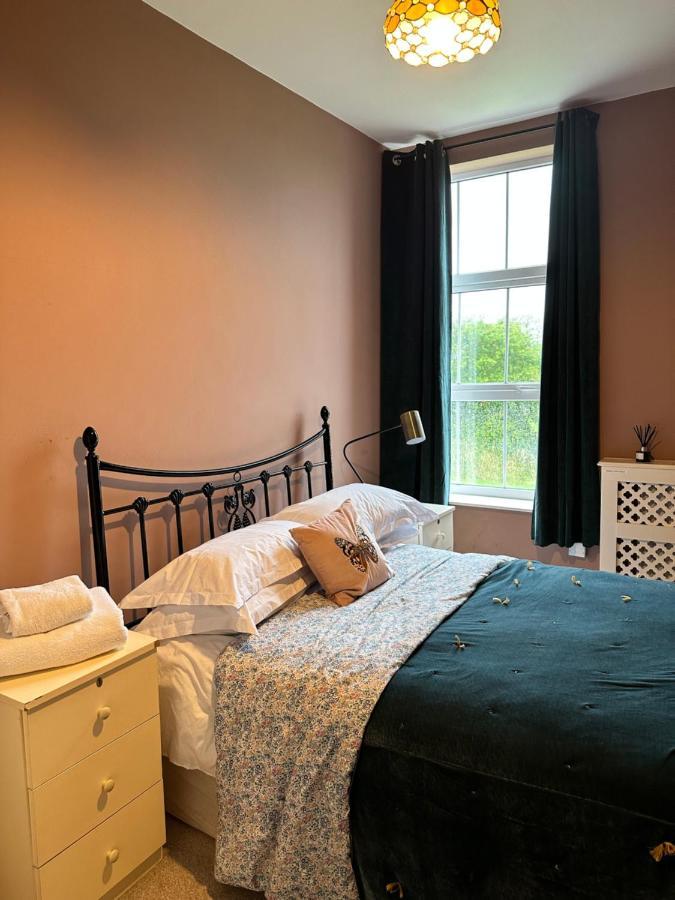 Standard Double Room with Shared Bathroom