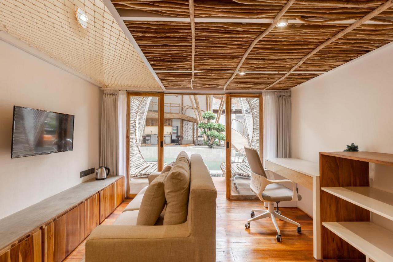 Studio - Split Level