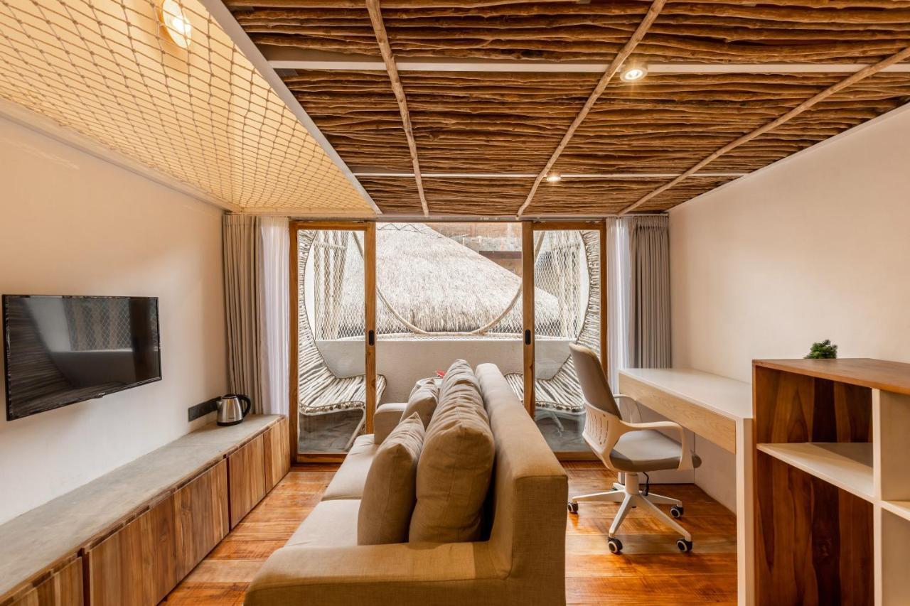 Studio - Split Level