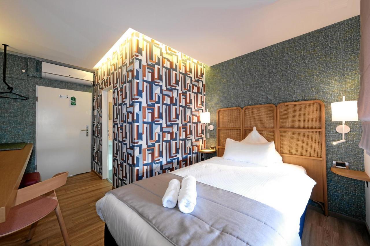 Standard Room Frenchsize Bed,1303535941:JPEG