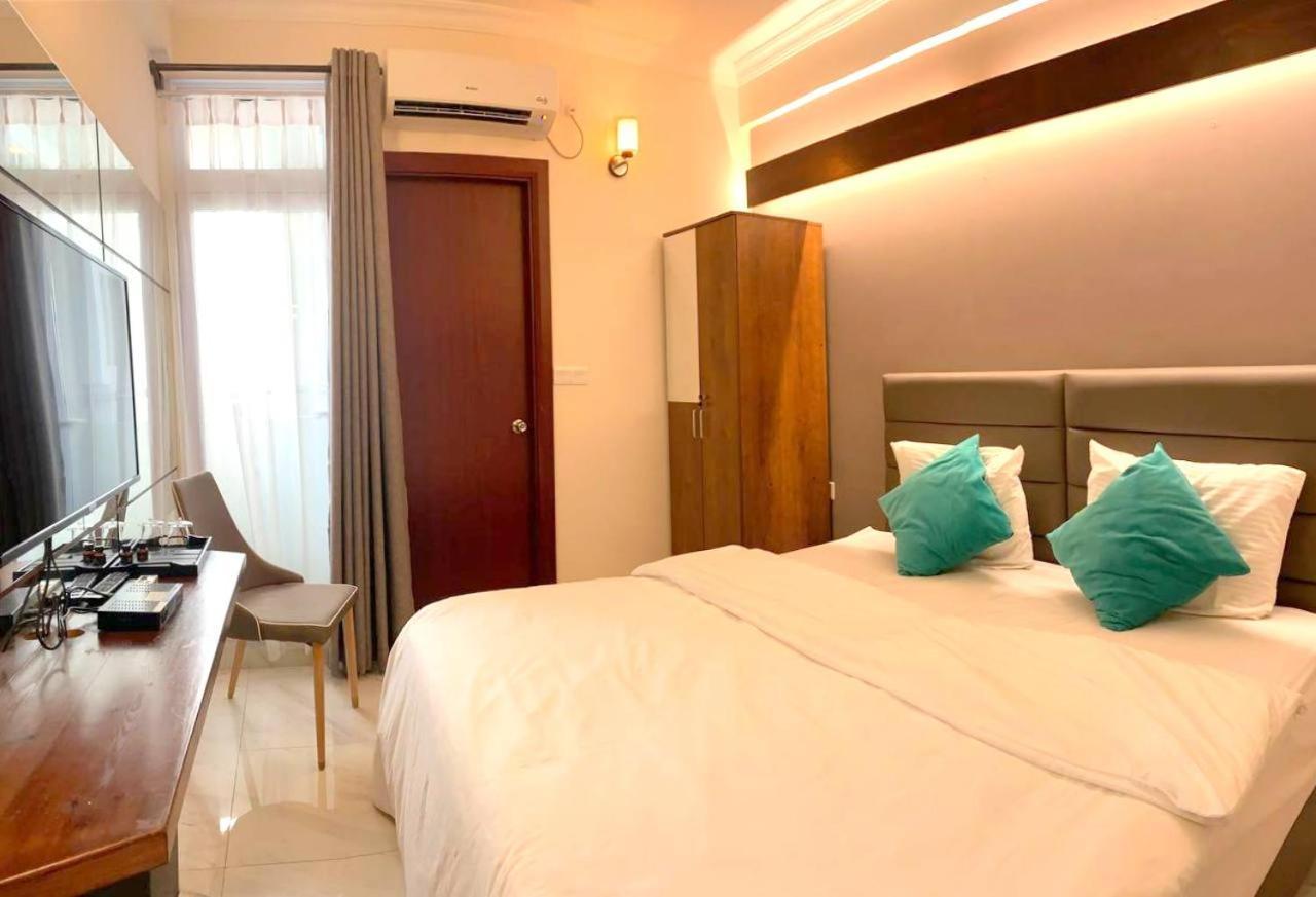 Deluxe Double or Twin Room with Balcony