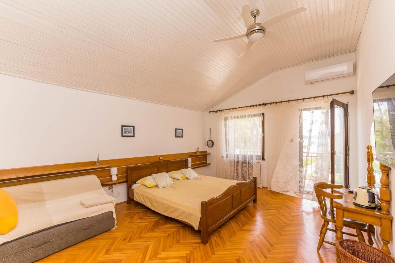 Standard Doppelzimmer mit Balkon und Meerblick