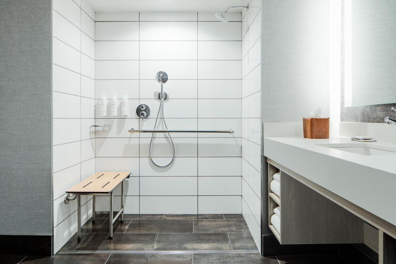 Habitación con ducha accesible en silla de ruedas - 2 camas grandes - Adaptada para personas con movilidad reducida
