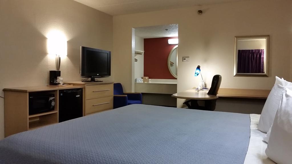 King Room - Non-Smoking