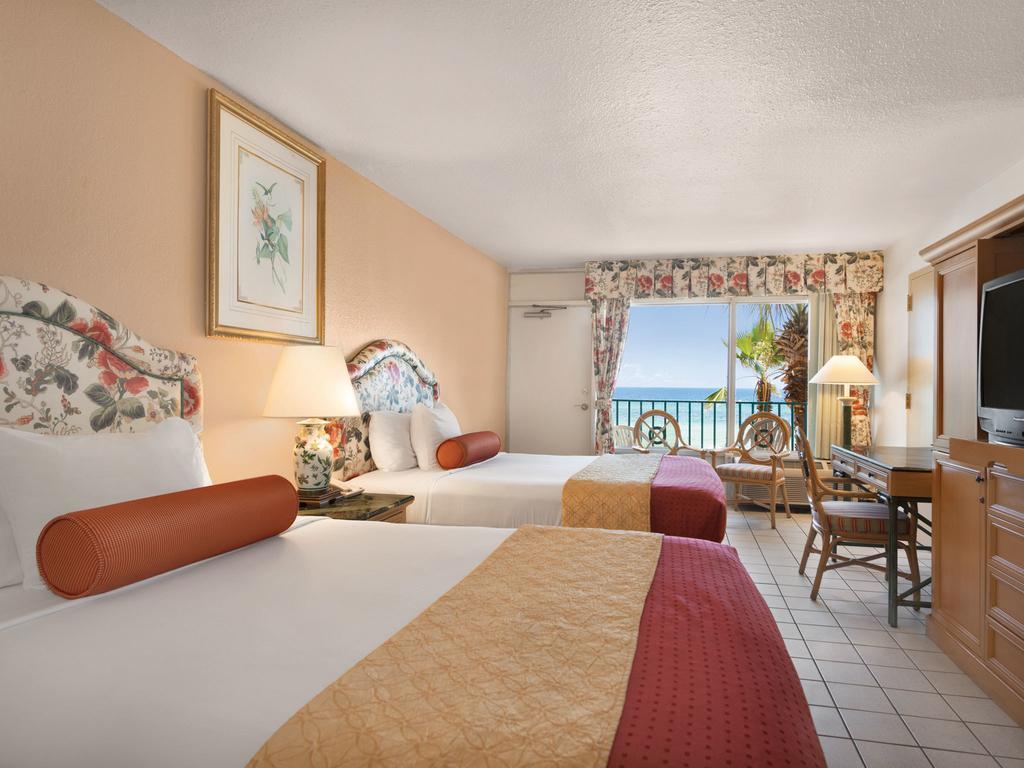 Queen Room Two Queen Beds Sofa Bed Bathtub Grab Bars Mobility Accessible Non-Smoking,130561286:JPEG