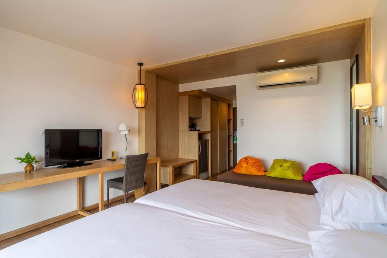 Deluxe Twin Room with Ocean View - Non-Smoking