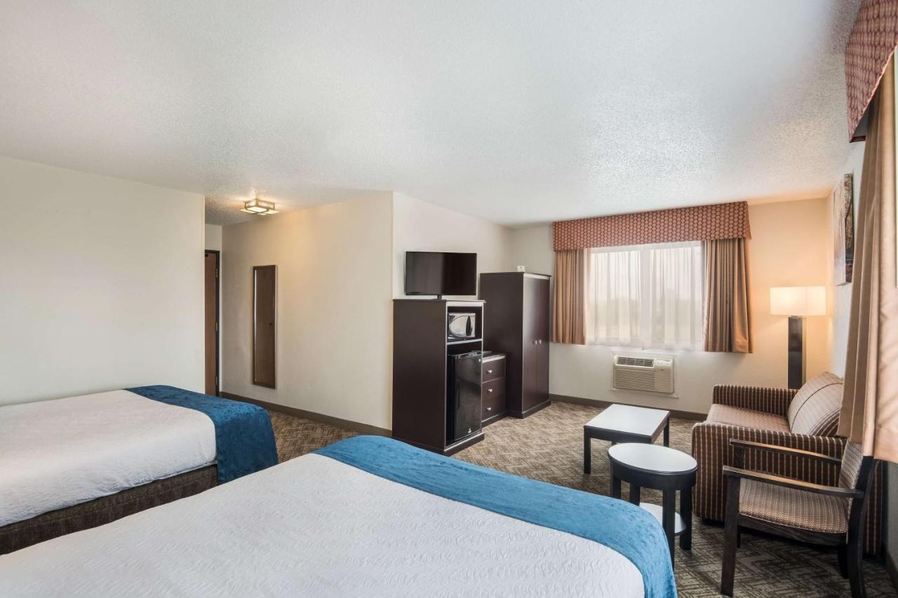 Mini Suite with Two Queen Beds and Sofa Bed - Non-Smoking