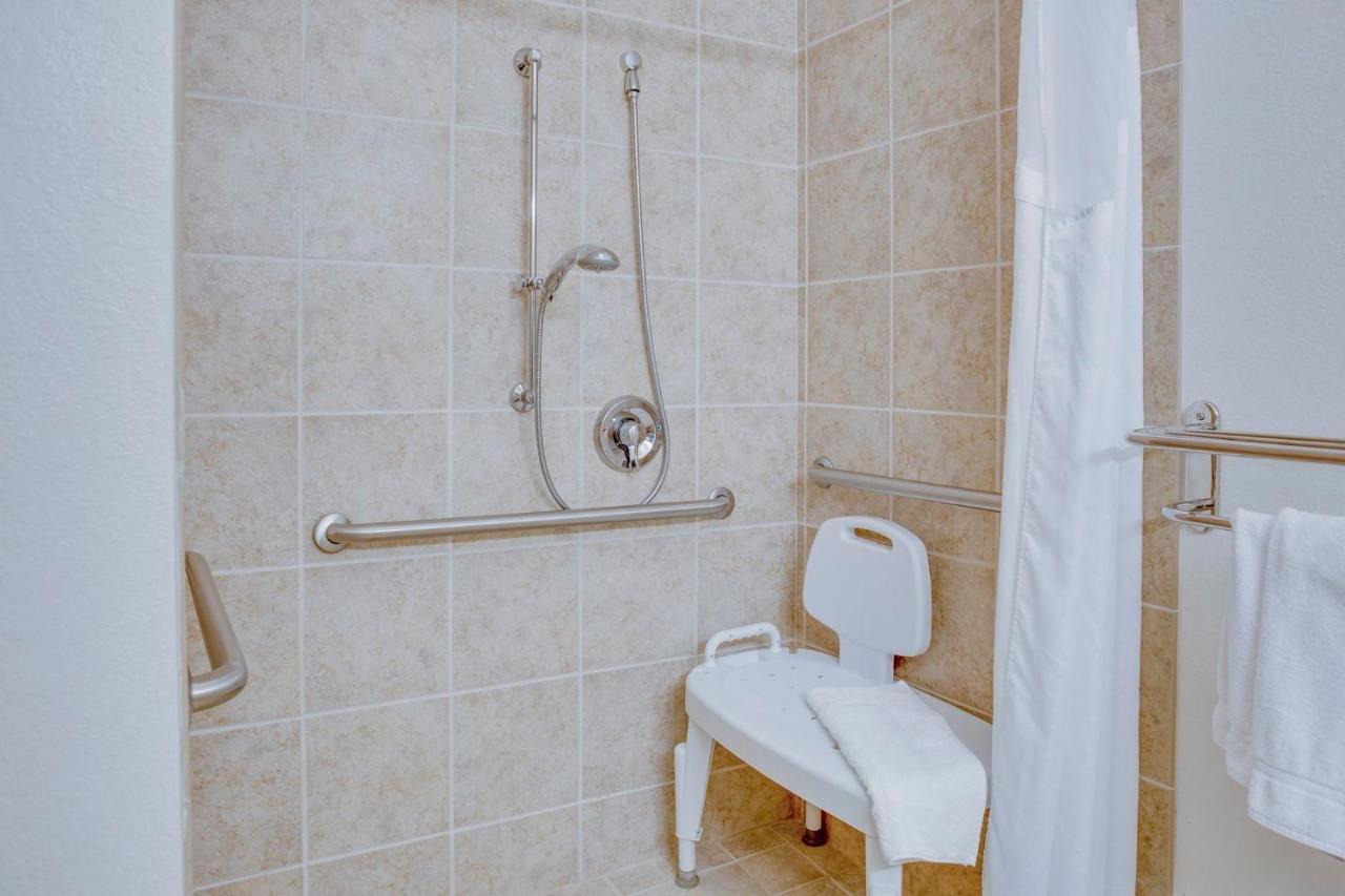 Queen Suite with Two Queen Beds - Disability Access/Non-smoking