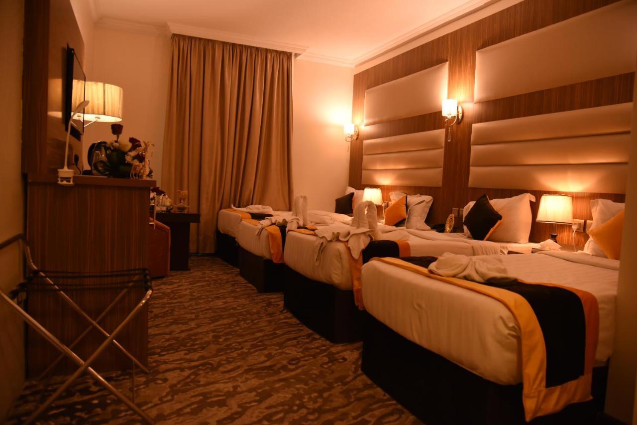 Quadruple Room with Private Bathroom