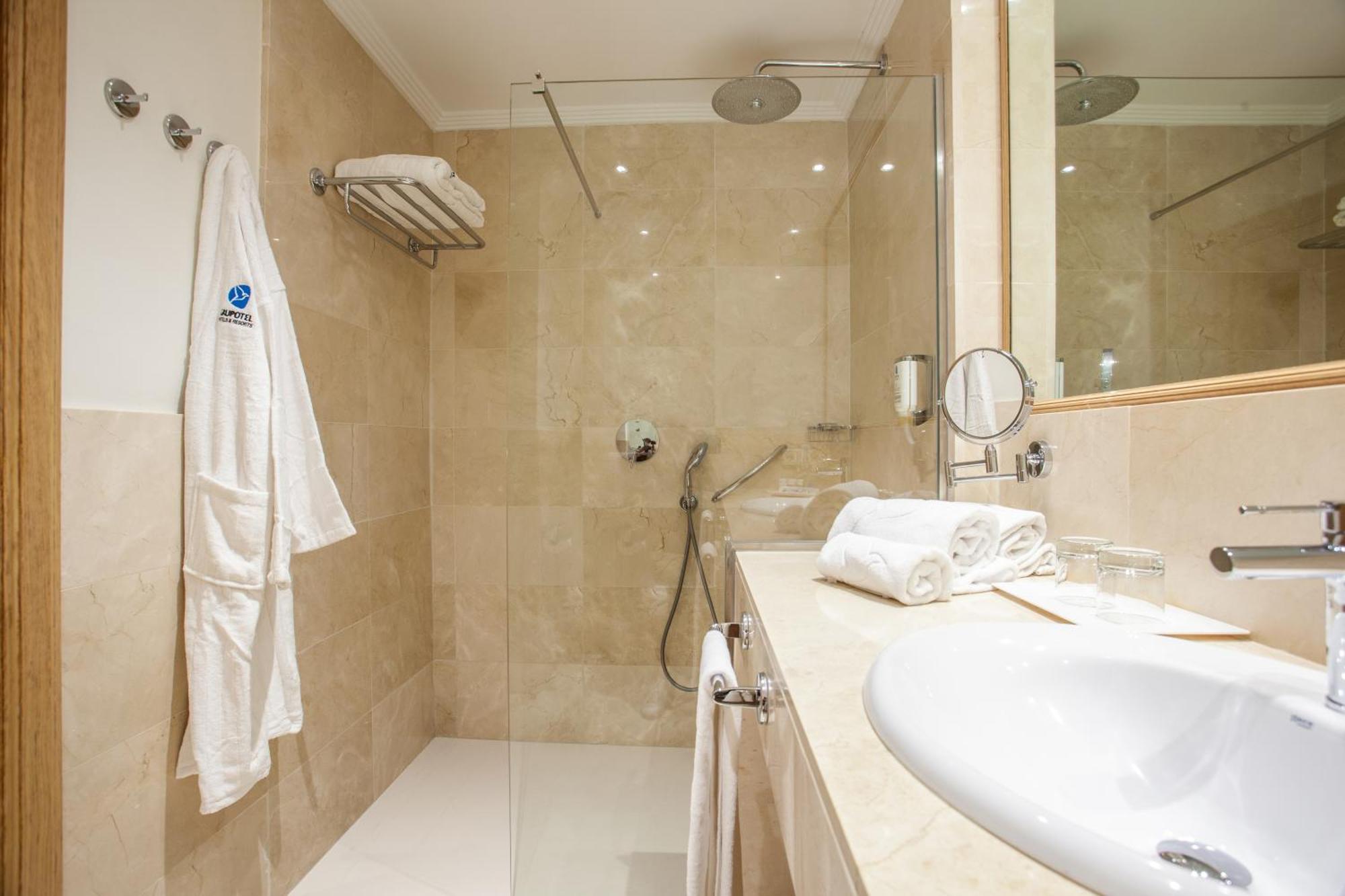 Suite mit Poolblick (1 Erwachsener)