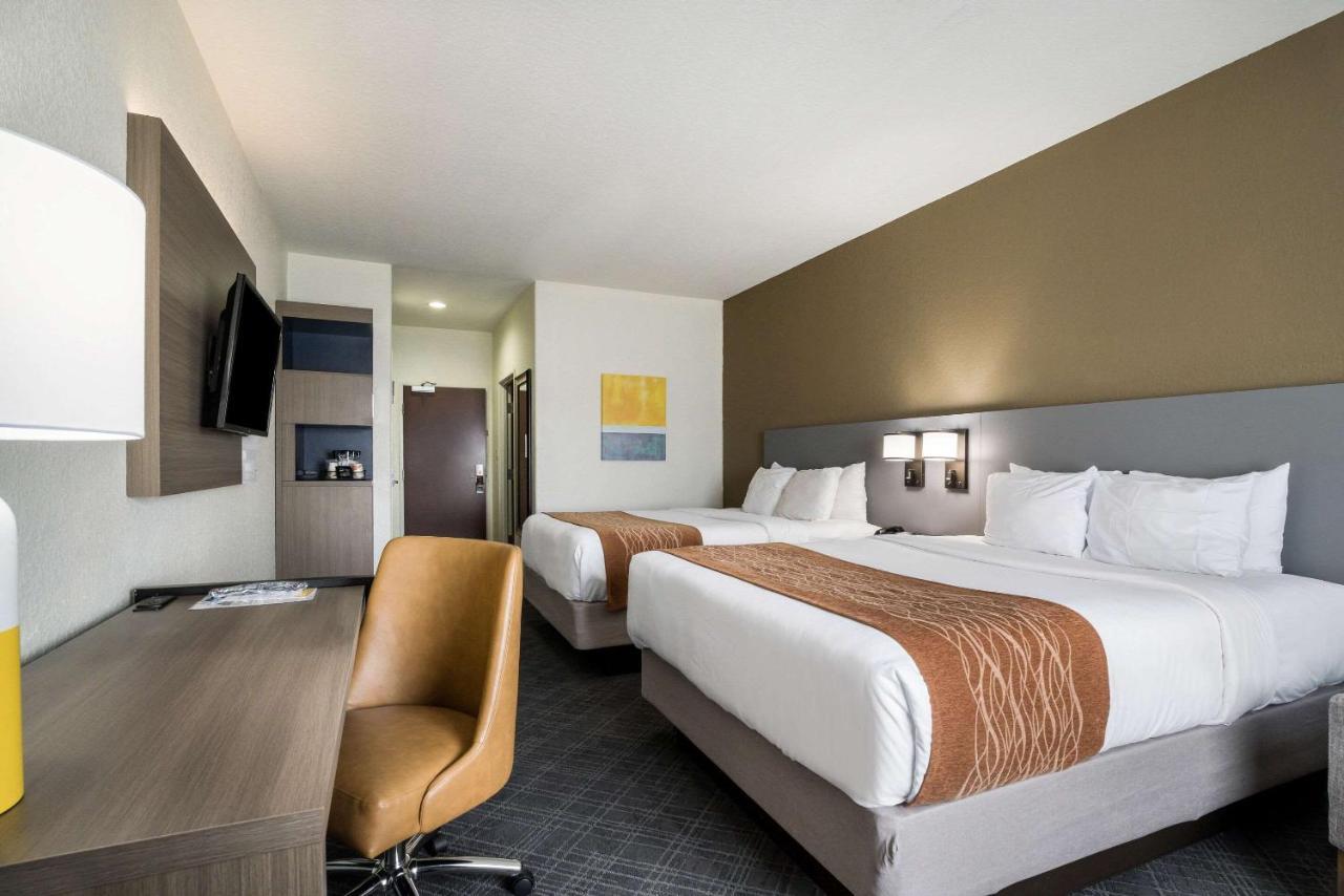 Queen Room with Two Queen Beds - Non-Smoking