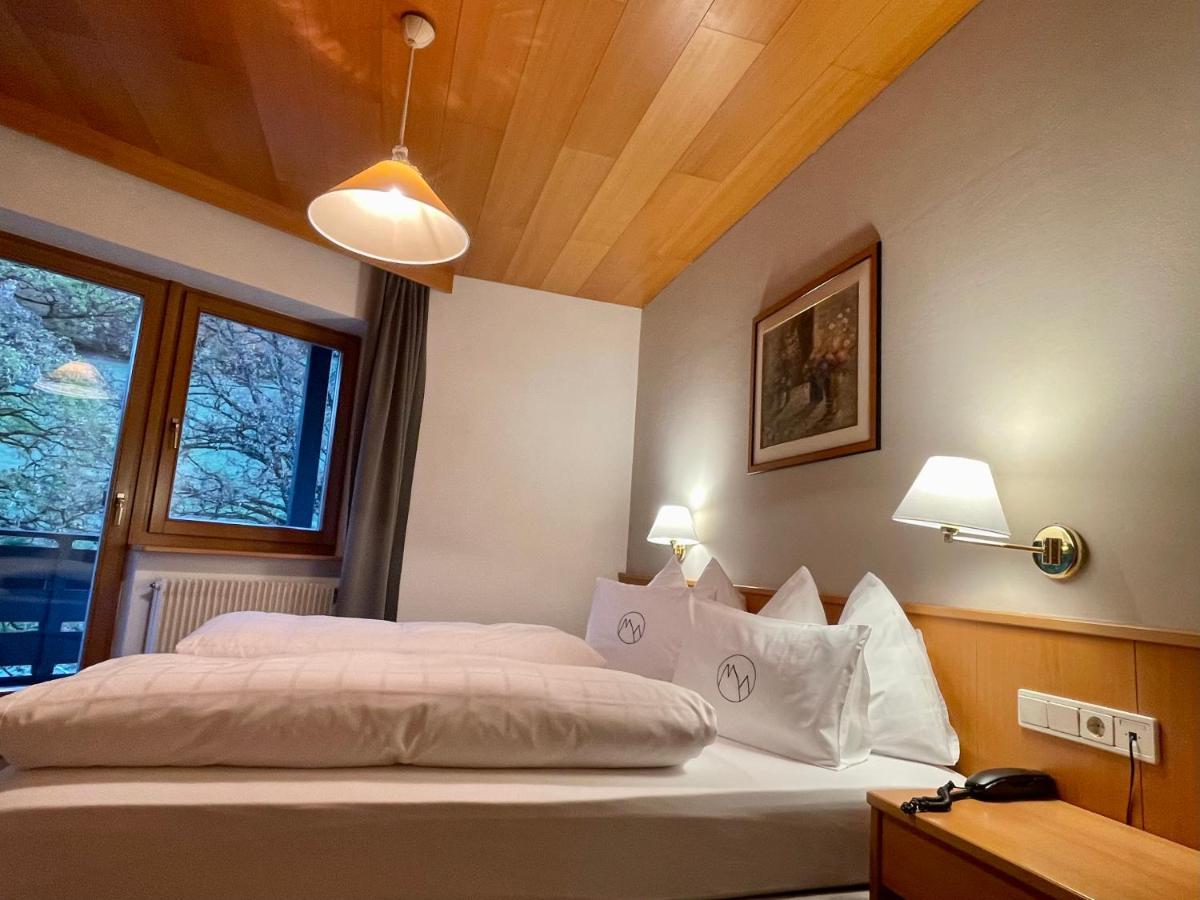 Economy Doppelzimmer mit Balkon
