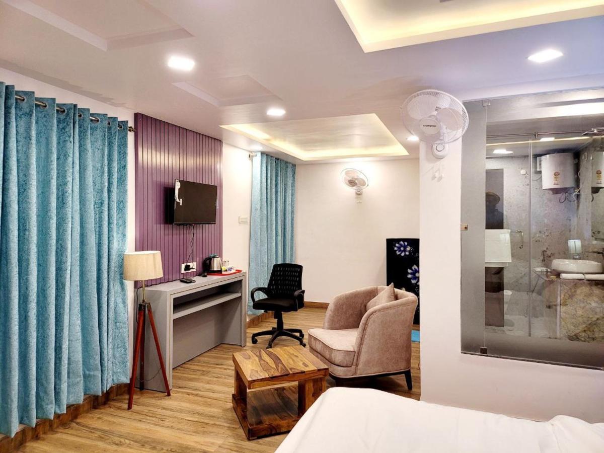 Superior King Room