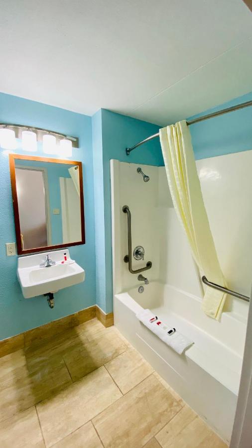 King Room - Mobility Access/Non-Smoking