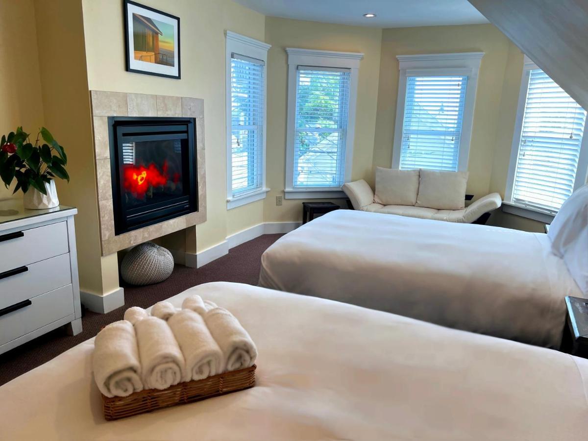 Double Room Two Double Beds Fireplace