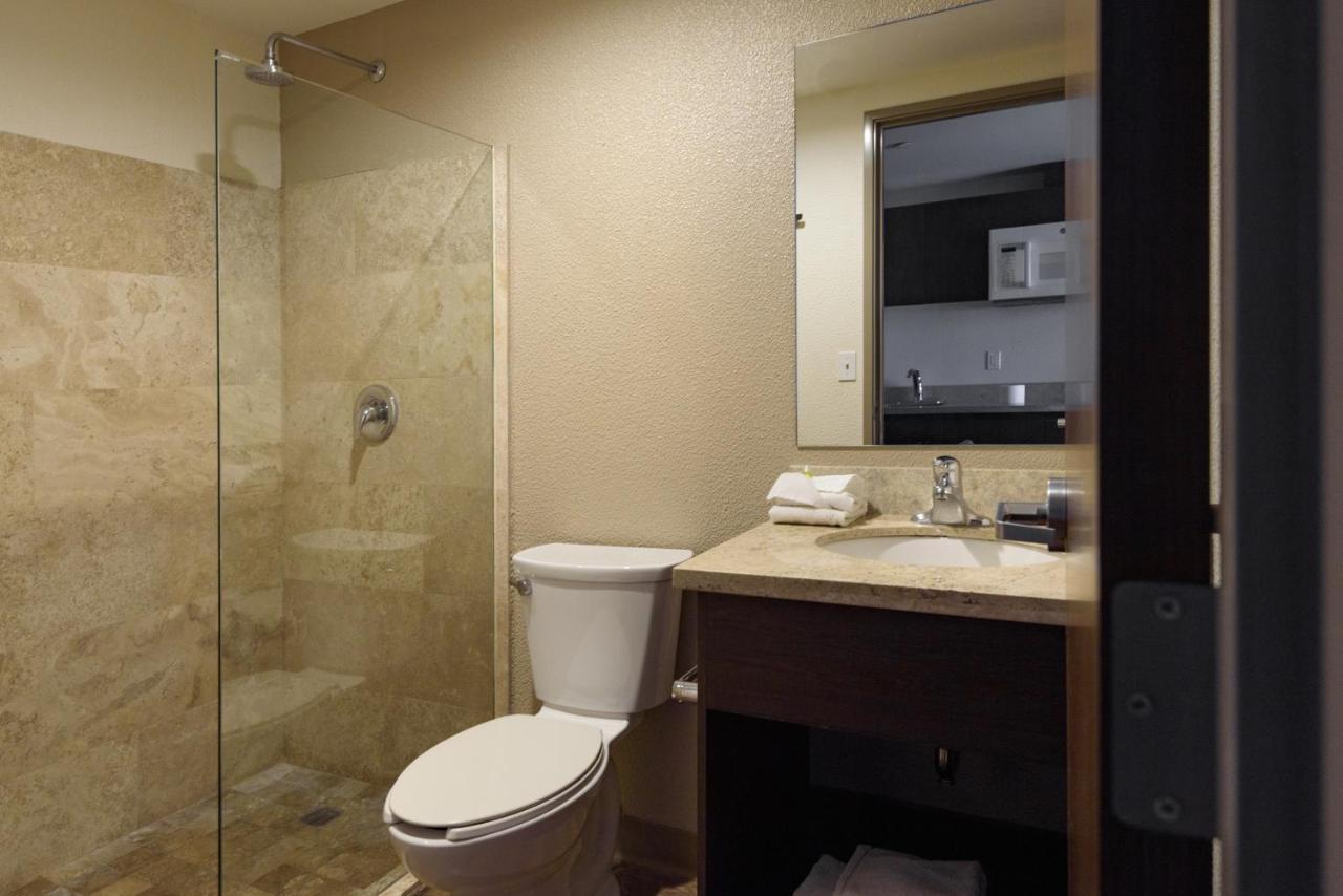 Queen Suite with Two Queen Beds