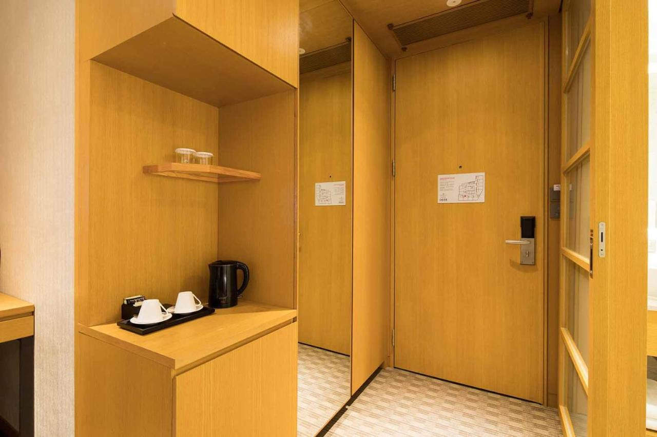 [1 time breakfast during the stay] Deluxe Double Room – High Floor – Parking not available. Stay 3 nights or more to receive one breakfast during your stay