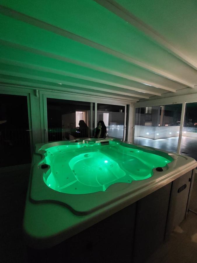 Deluxe Suite with Spa Bath
