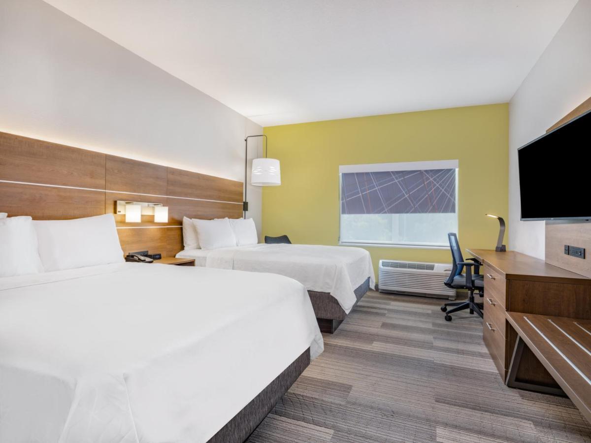 Double Room with Two Double Beds - Hearing Accessible/Non-Smoking