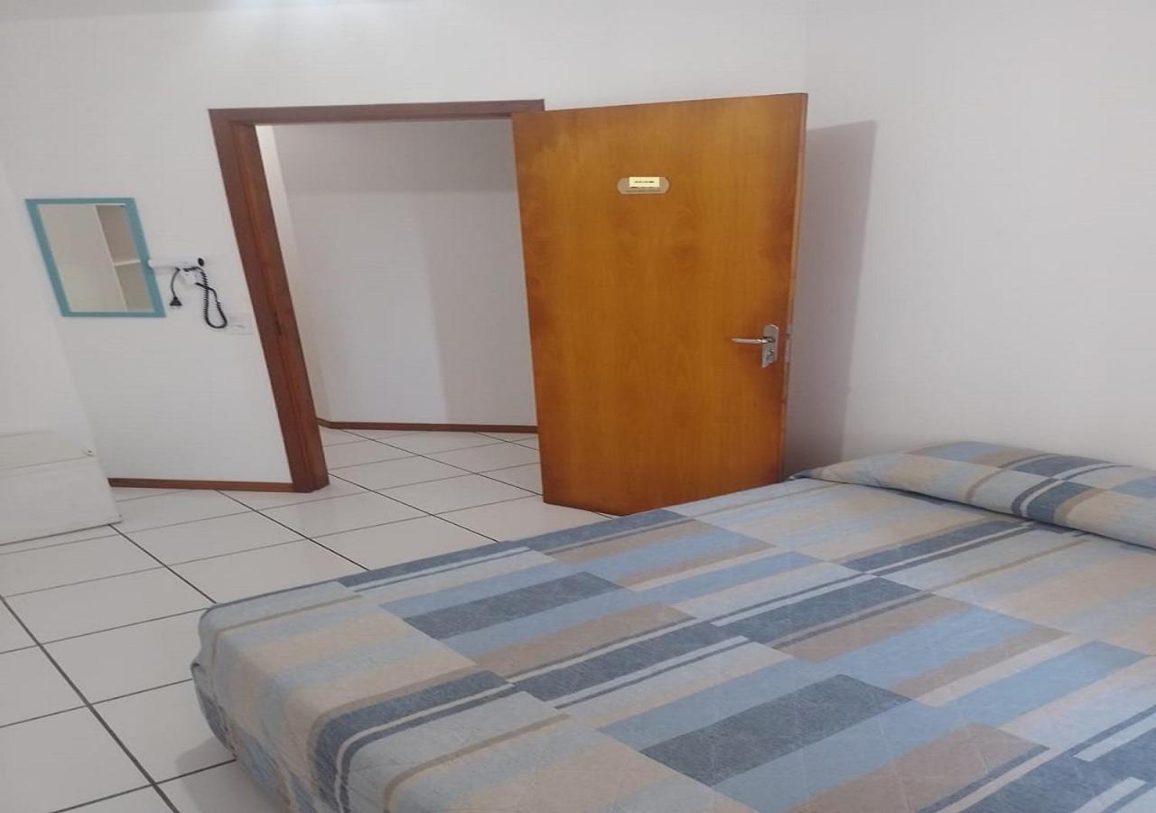 Quarto Duplo com Banheiro Compartilhado
