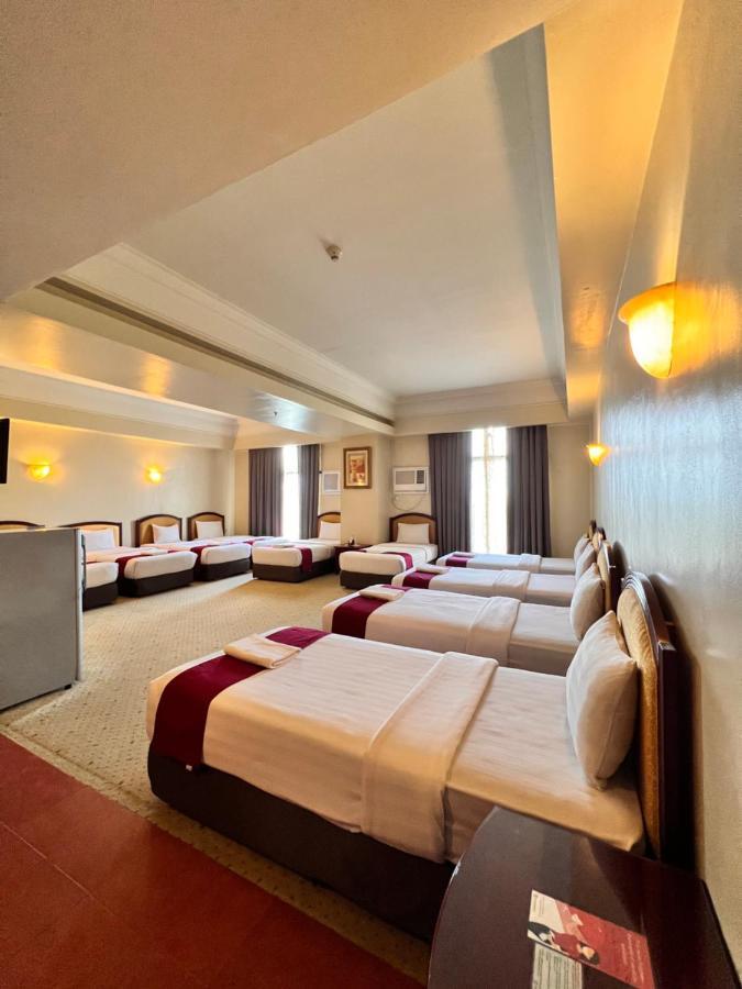 Grand Family Suite (10 people)