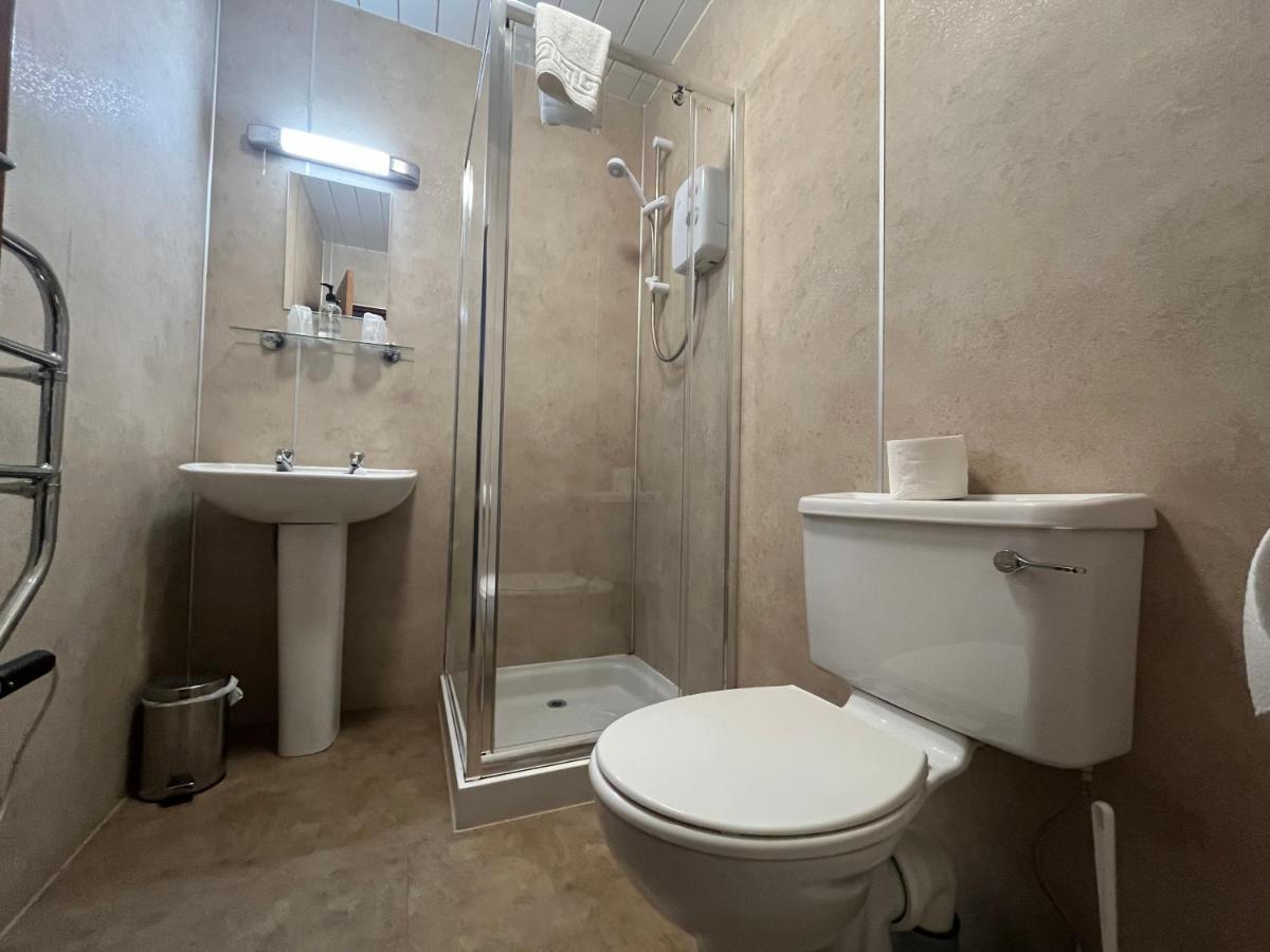 Family Room Adjoining Rooms