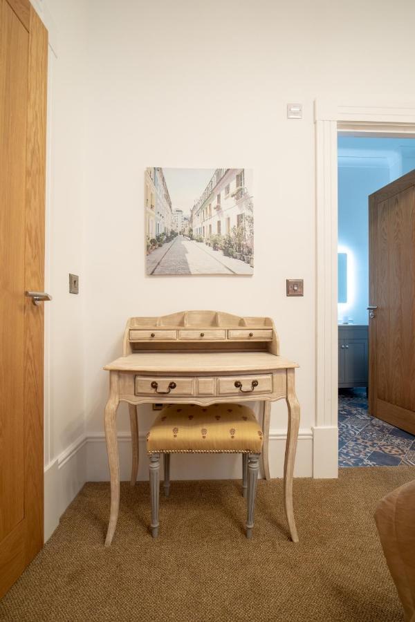 Deluxe King Suite