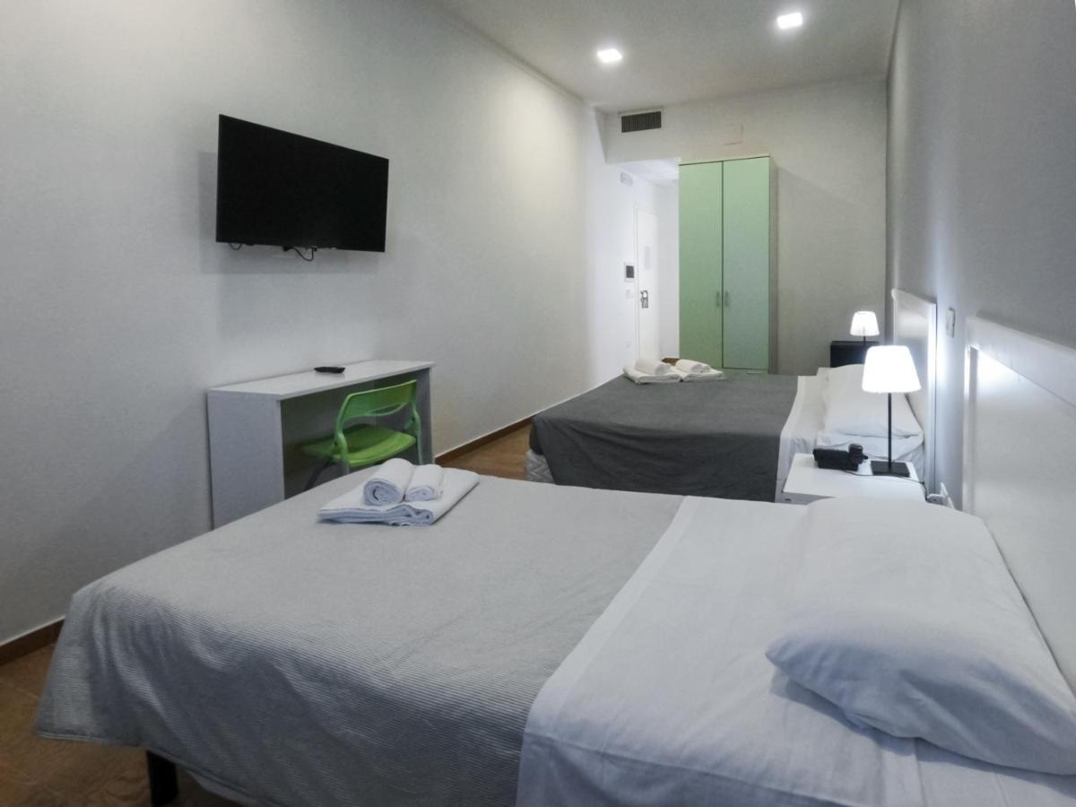 Chambre Triple avec Salle de Bains Privative