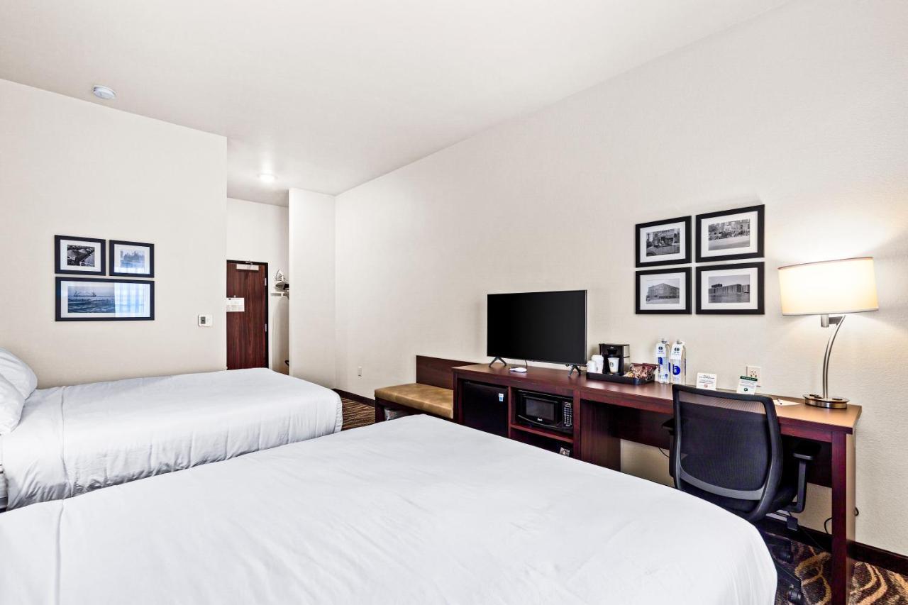 Queen Room with Two Queen Beds