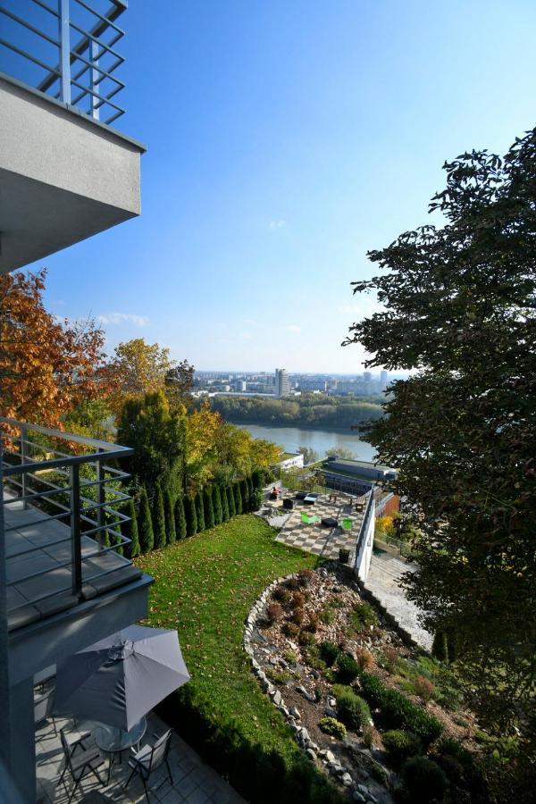 Family Room Donau River View,1310722774:JPEG