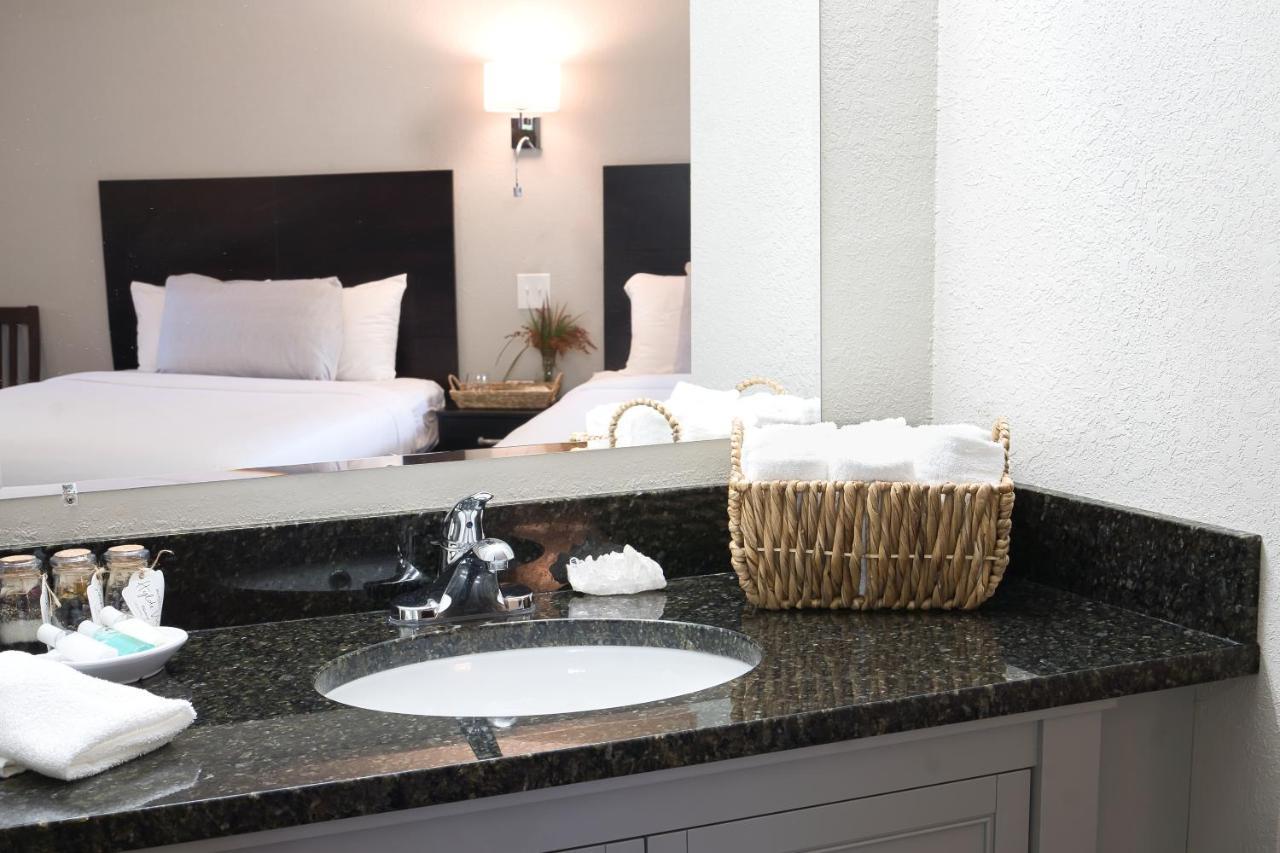 Double Room with Two Double Beds - Non-Smoking