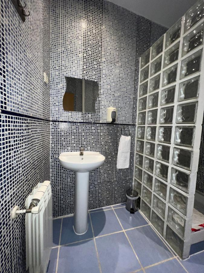 Chambre Triple avec Salle de Bains Commune