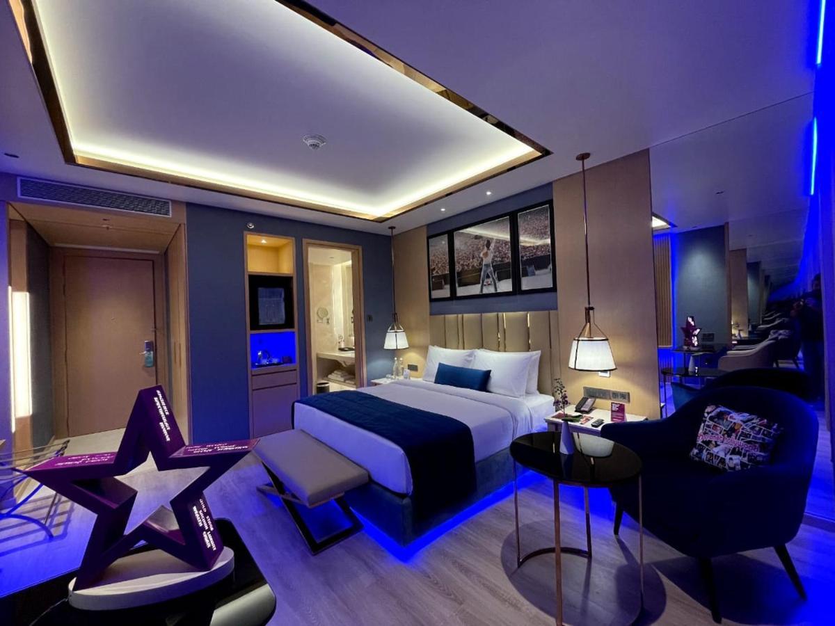 Superior King Room with 10% off on 1 session of Spa , 10% off on Food & Beverages , Laundry and 15% off on Sunday Brunch