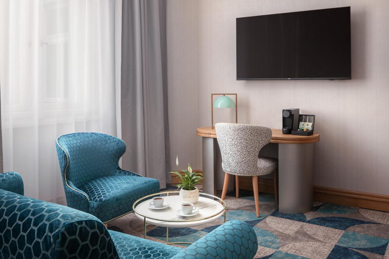 Quarto Duplo Deluxe com Sofá-cama