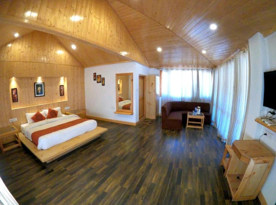 King Room with Mountain View