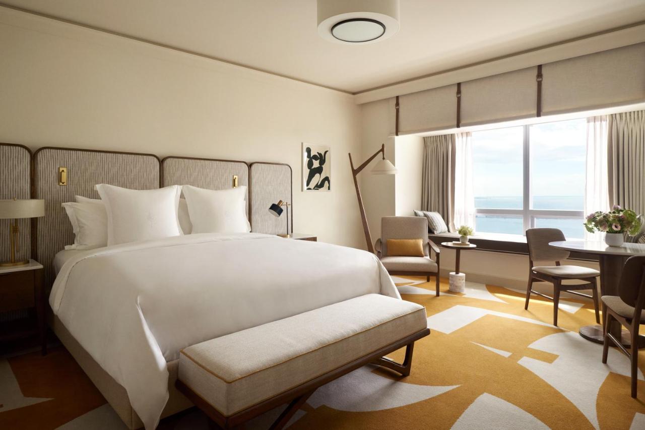 Bayfront Accessible Room King Bed,1319798443:JPEG