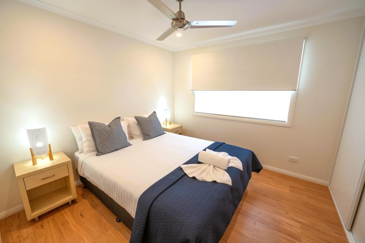 Beachfront Villa - 3 Bedroom (1.5 Bathrooms/Sleeps 7)