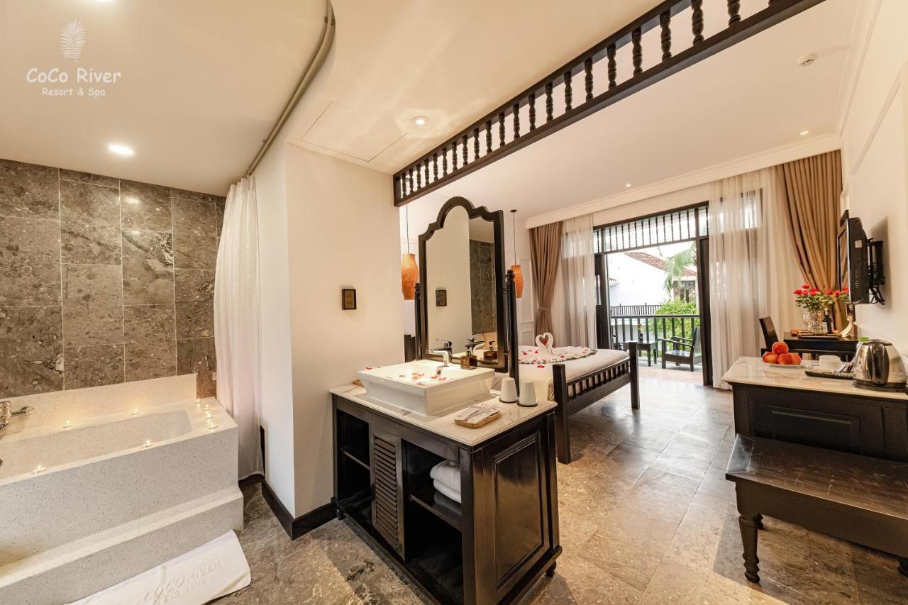 Honeymoon Suite