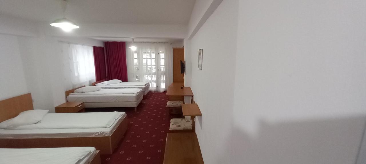Quadruple Room with Mountain View