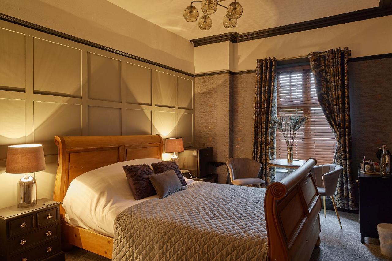 Deluxe Queen Room